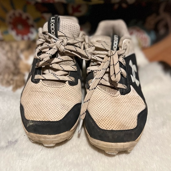 Under Armour Softball / Baseball Cleats - Picture 2 of 5